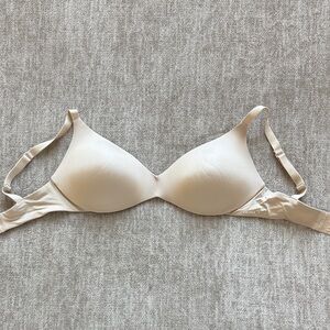 SKIMS Cream Seamless Bra